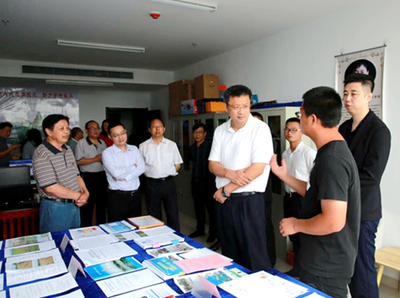 市委常委、副市長謝忠率隊來我校考察交流文藝創作工作